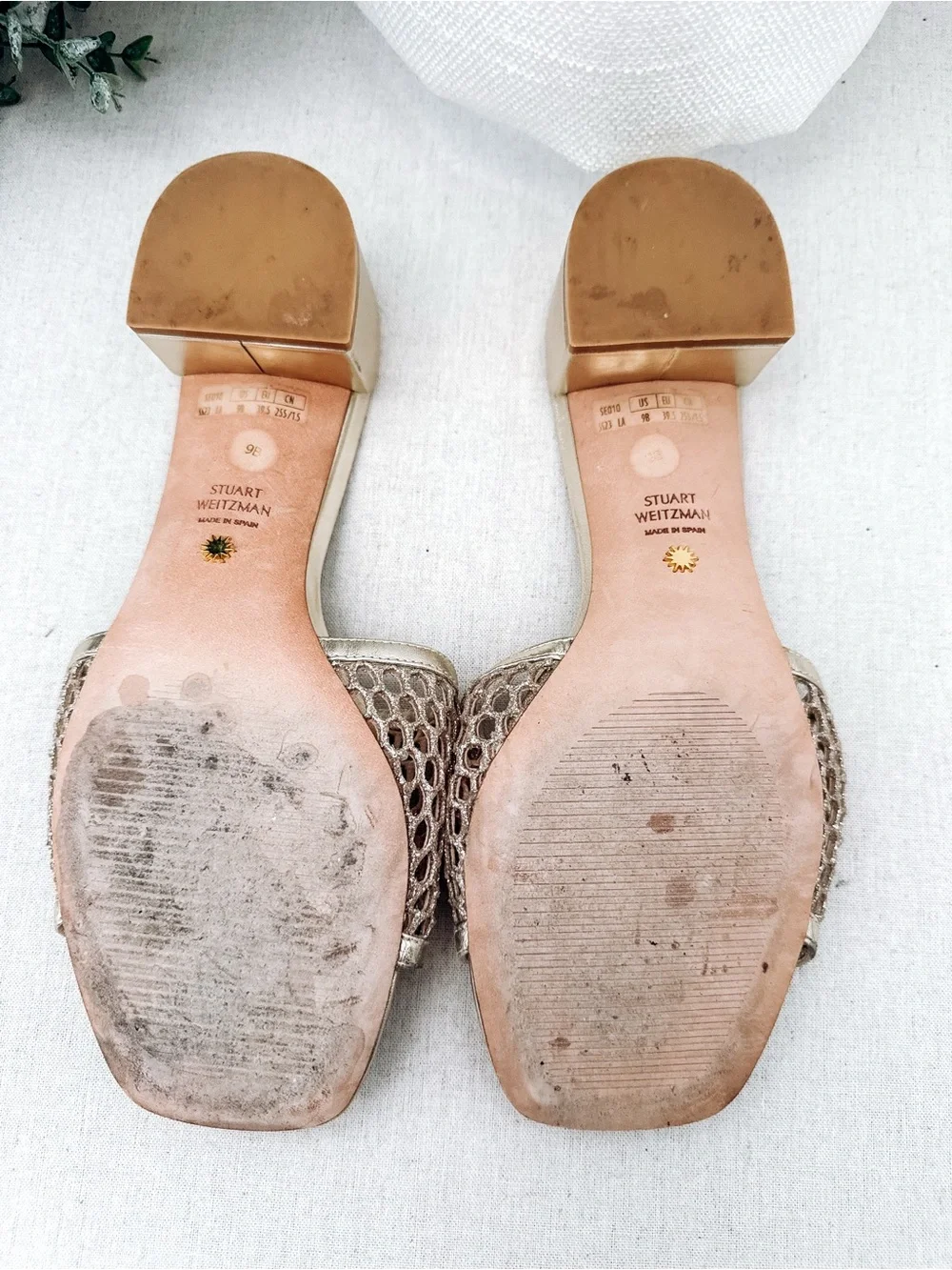 Stuart Weitzman Gold Metallic Mesh Slide Block Heel Sandals 9B